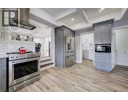 76 BAIRD Street S - 10