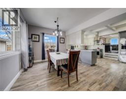 76 BAIRD Street S - 14