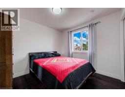 76 BAIRD Street S - 26