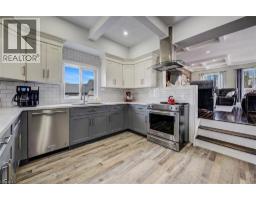 76 BAIRD Street S - 7