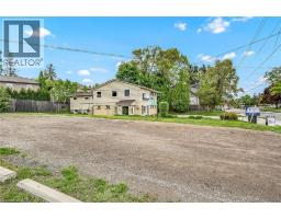 51 WILSON Street E - 26