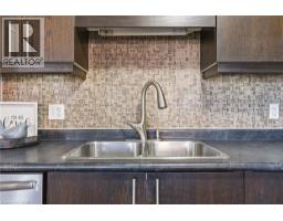 208 TEMPLEWOOD Drive - 18