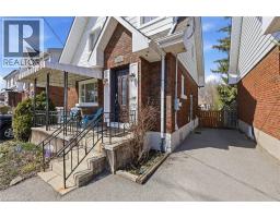 320 DARLING Street - 3