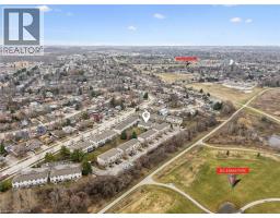 230 BLACKHORNE Drive UnitNo. 42 - 30