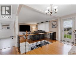 83 DUNSDON Street - 13