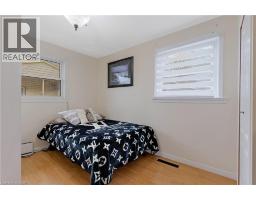 83 DUNSDON Street - 23