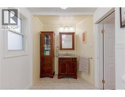 83 DUNSDON Street - 24