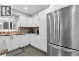 95 HOUGHTON Street - 6