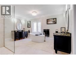 18 ELDER Crescent - 29