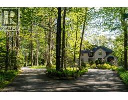 18 ELDER Crescent - 4