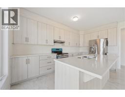 22 HENRY MARACLE Street - 10