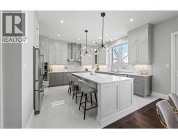 581 MANOR RIDGE Crescent - 16