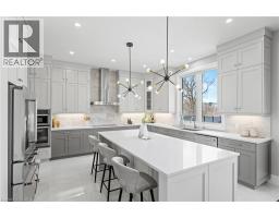 581 MANOR RIDGE Crescent - 18