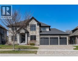 581 MANOR RIDGE Crescent - 2