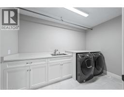 581 MANOR RIDGE Crescent - 44