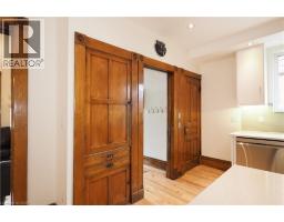 18 THERESA Street - 25