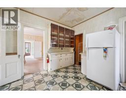 56 MCNAUGHTON Street - 12