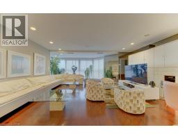 265 WESTCOURT Place UnitNo. PH9 - 10