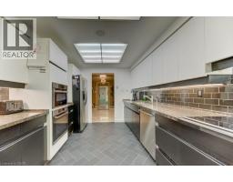 265 WESTCOURT Place UnitNo. PH9 - 33