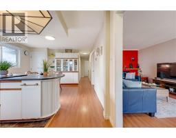 72 ST JEROME Crescent - 3