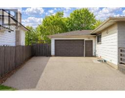 72 ST JEROME Crescent - 43