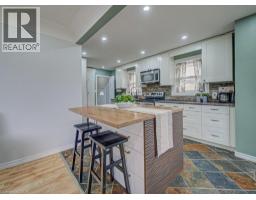 32 RAVINE Drive - 10