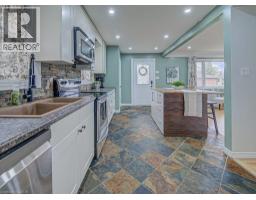 32 RAVINE Drive - 13