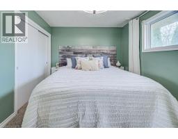 32 RAVINE Drive - 24