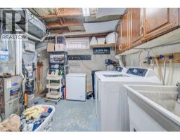 32 RAVINE Drive - 26