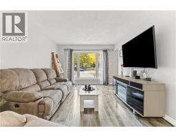 36 ANGELA Crescent - 15