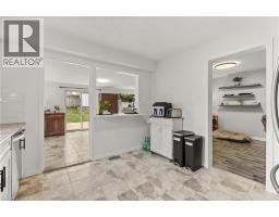 36 ANGELA Crescent - 7