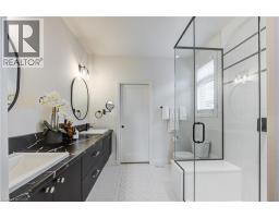 27 RIDGEWOOD Crescent - 26