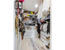 27 RIDGEWOOD Crescent - 28