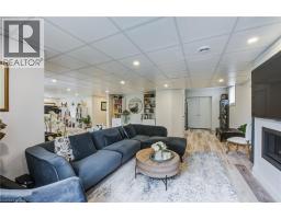 27 RIDGEWOOD Crescent - 31