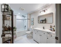 27 RIDGEWOOD Crescent - 39