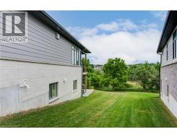 27 RIDGEWOOD Crescent - 40