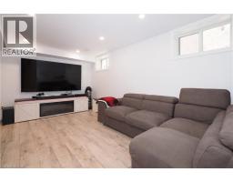 27 GLEASON Crescent - 34