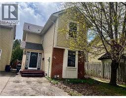 58 ENFIELD Crescent - 1