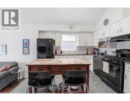 110 MILTON Avenue - 11