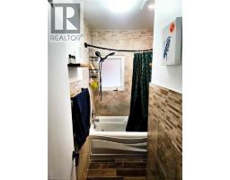 34 CHRISTOPHER Drive - 12