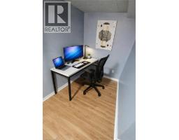 34 CHRISTOPHER Drive - 22