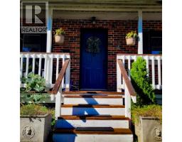 34 CHRISTOPHER Drive - 4