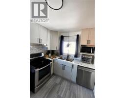 34 CHRISTOPHER Drive - 7