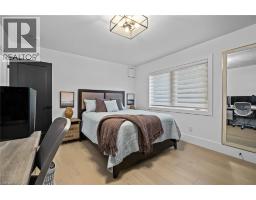 1207 QUEEN Street N - 27