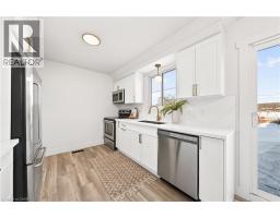 97 MOFFAT Drive - 15