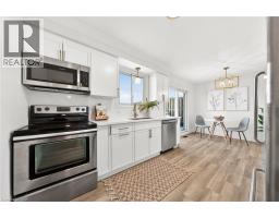 97 MOFFAT Drive - 16