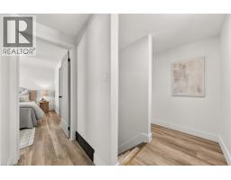 97 MOFFAT Drive - 21