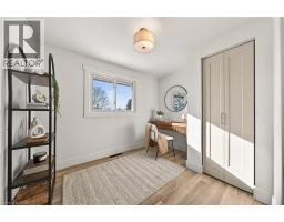 97 MOFFAT Drive - 24