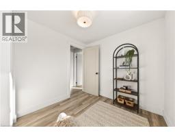 97 MOFFAT Drive - 25