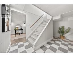 97 MOFFAT Drive - 30